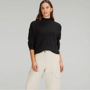 Black size 6 Lululemon turtleneck new